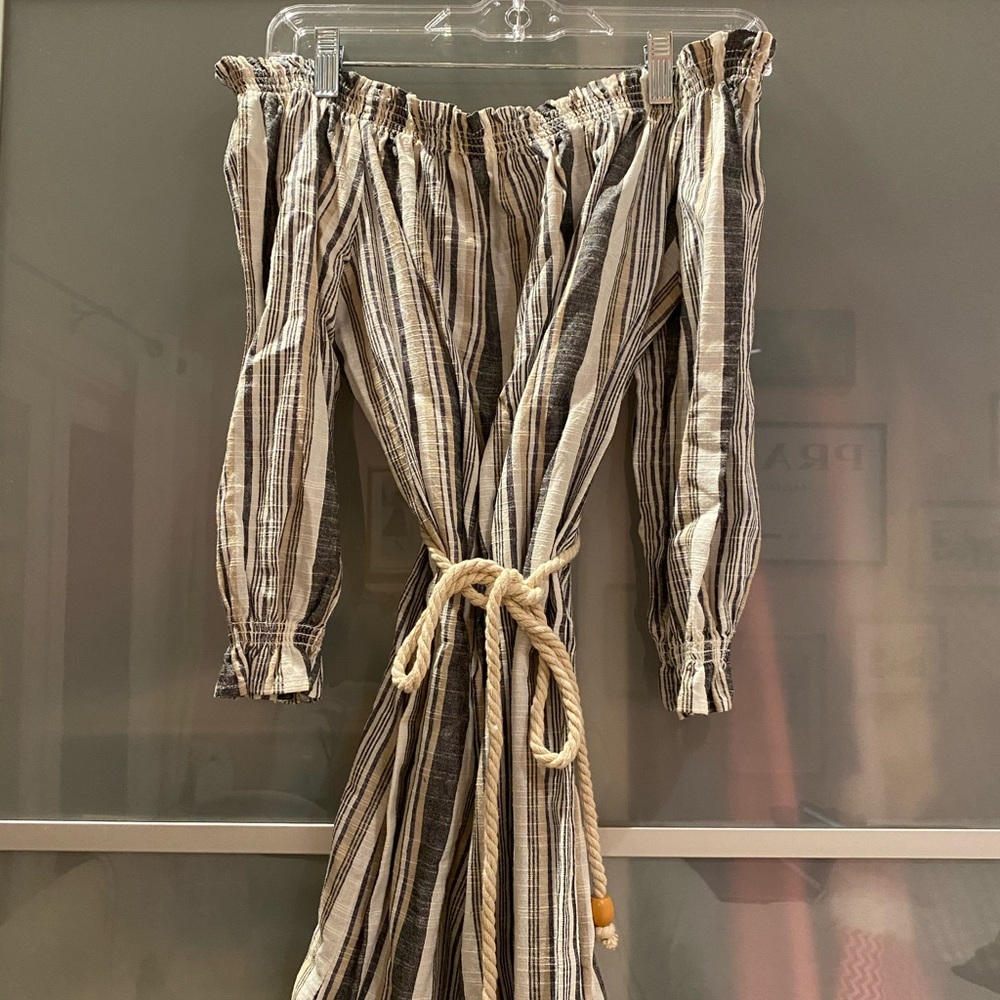 Over the shoulder dress with rope belt